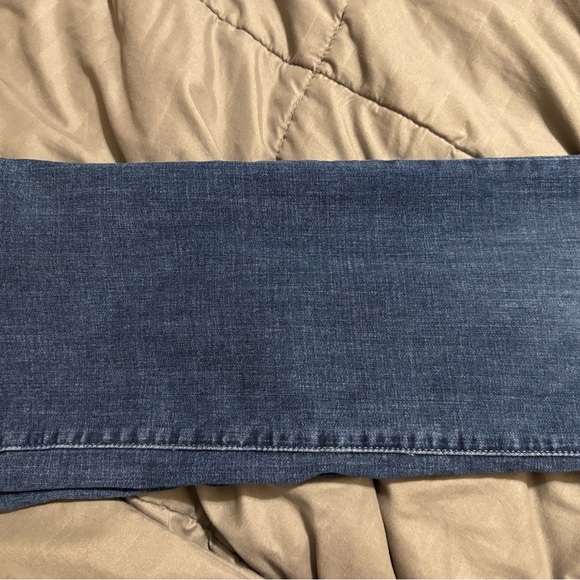 Classic Blue Women's Jeans - Picture 7 of 9